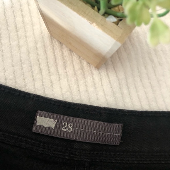 Black Levi’s Shorts 28 - Picture 3 of 4